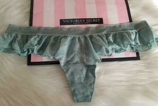 VICTORIA’S SECRET LARGE LACE FLUTTER THONG PANTY SAGE DUST GREEN LOGO WAIST NWT