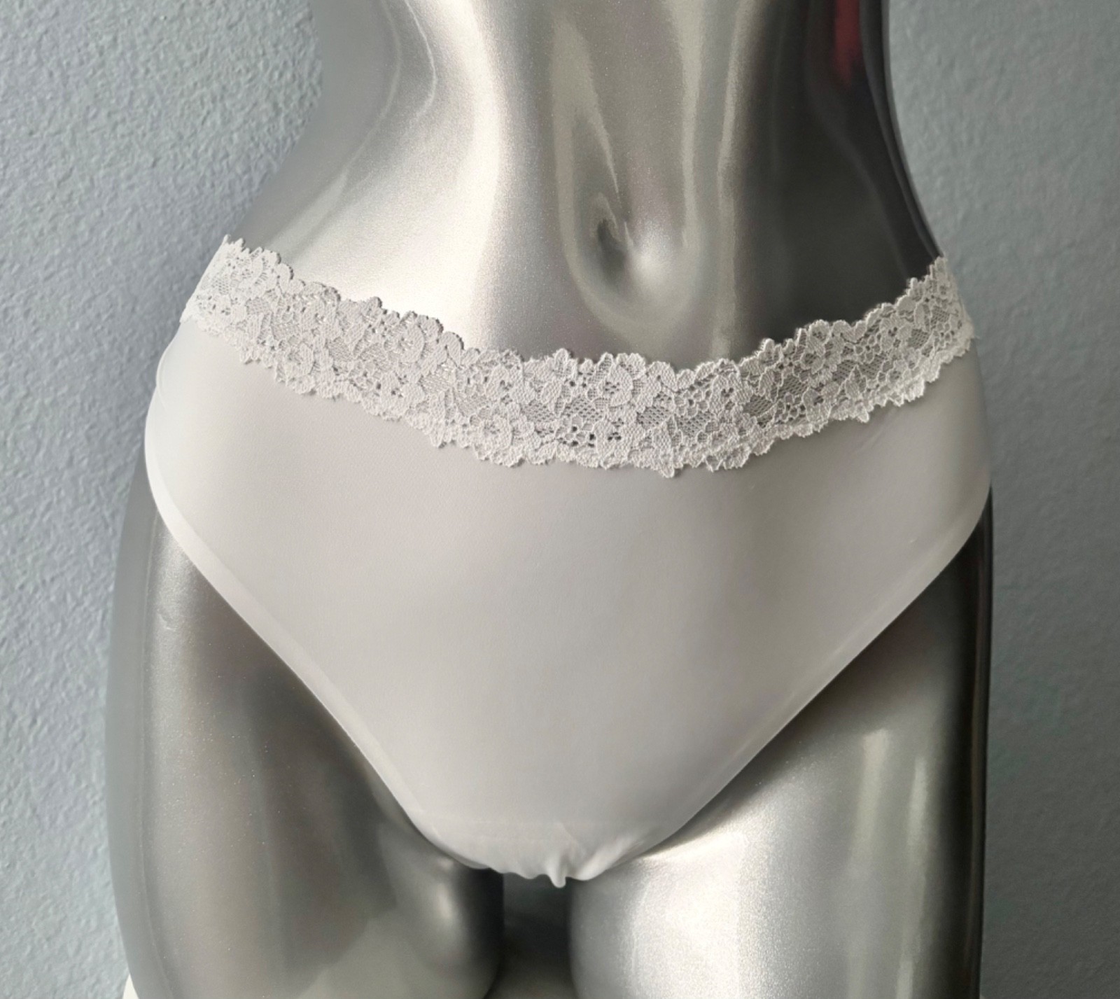 Victoria’s Secret Thong Panty Nwt White Soft Stretch w/ Lace Trim