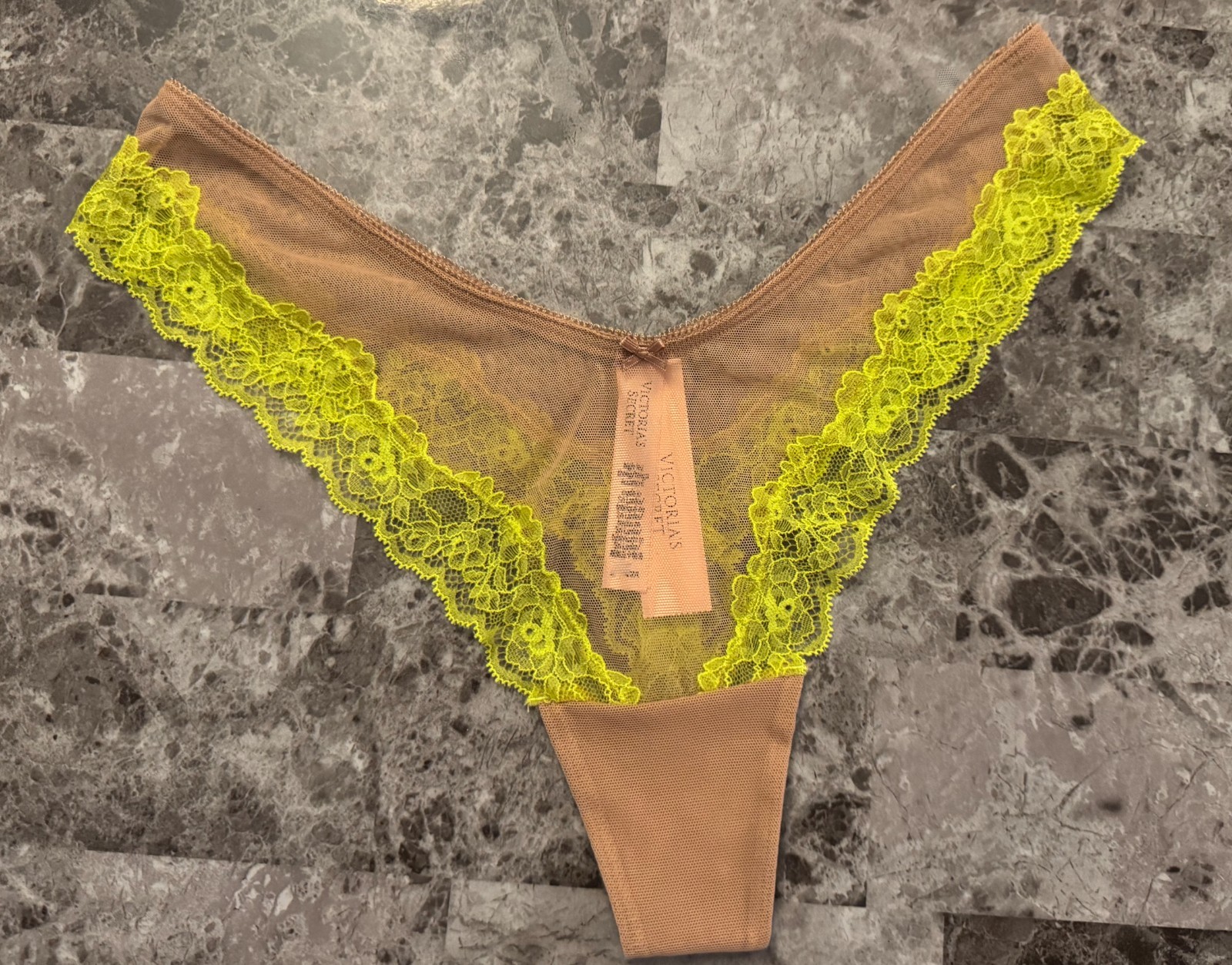 NWT VICTORIA’S SECRET M BEIGE NUDE MESH CITRON LACE BOW HIGH LEG THONG PANTIES