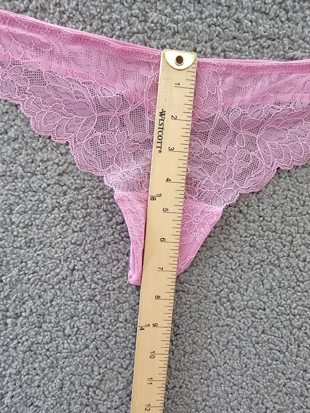 On Gossamer Luxe Lace Scallop Edge Thong Women’s Small Pink Berry Pull On