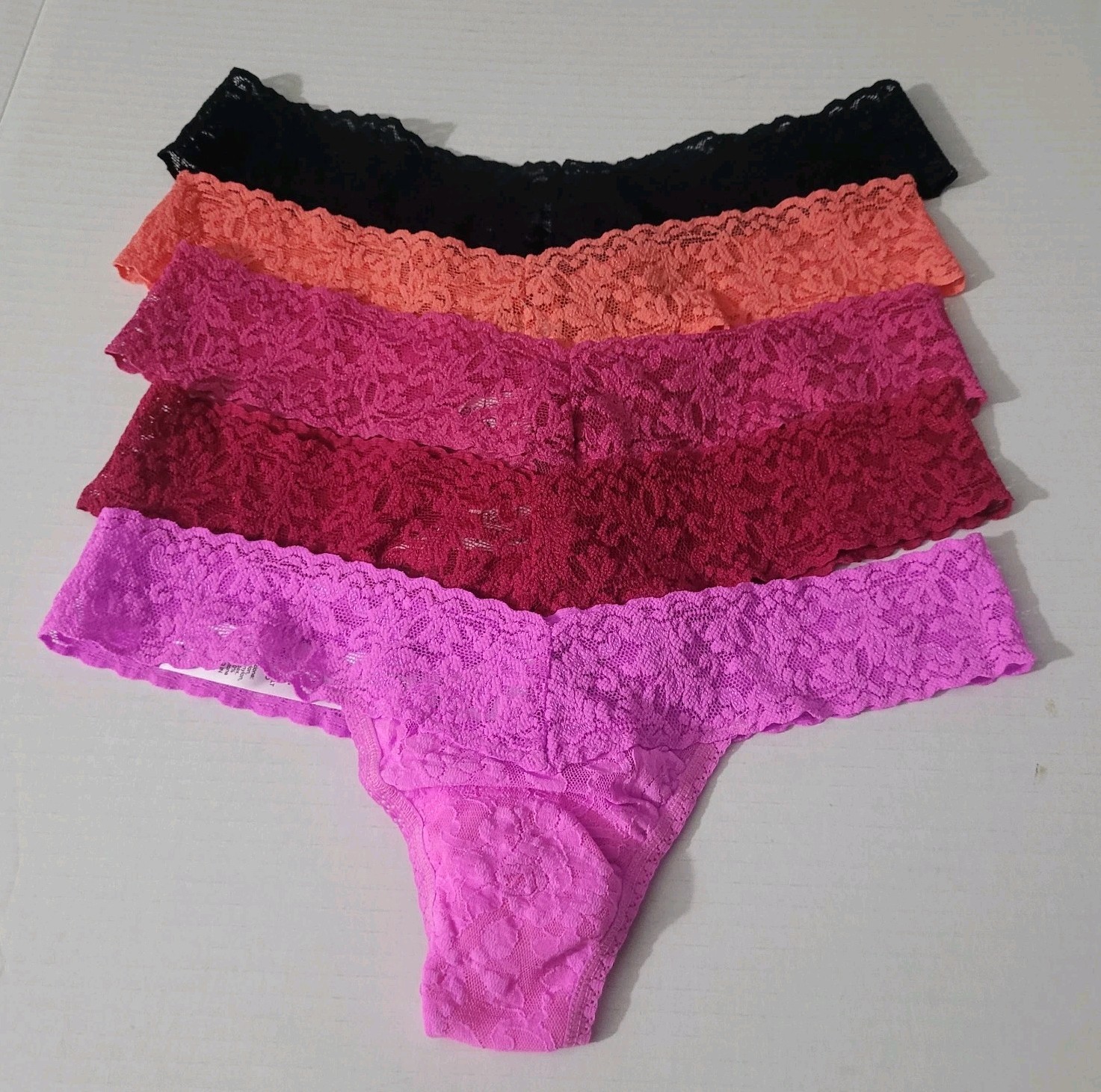 HANKY PANKY LACE LOW RISE THONG SET OF 5 ASSORTED COLORS ONE SIZE