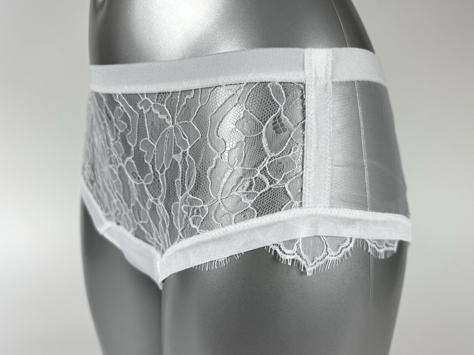 LA PERLA Lingerie – Italian Lace Panty in White – Luxury Lingerie 008