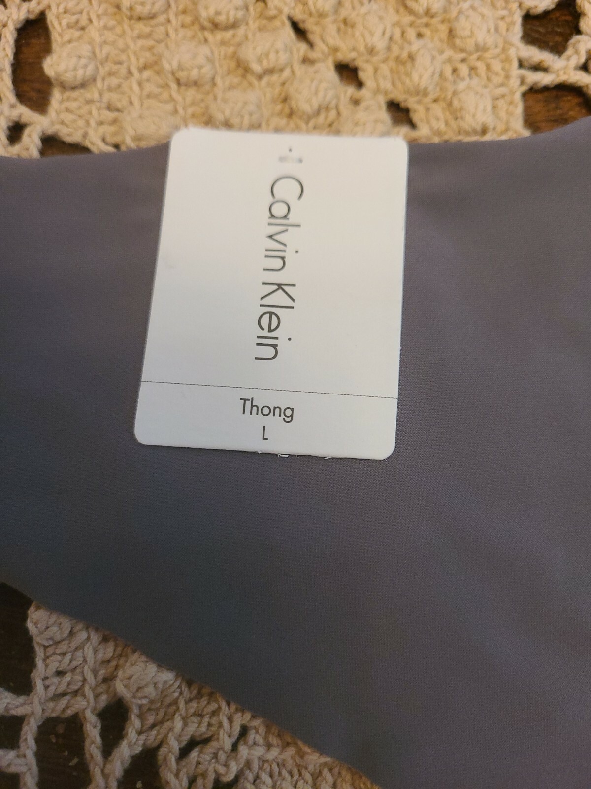 L/7 CALVIN KLEIN Logo Invisibles Microfiber Seamless SeXy Thong D3428-030 NWT