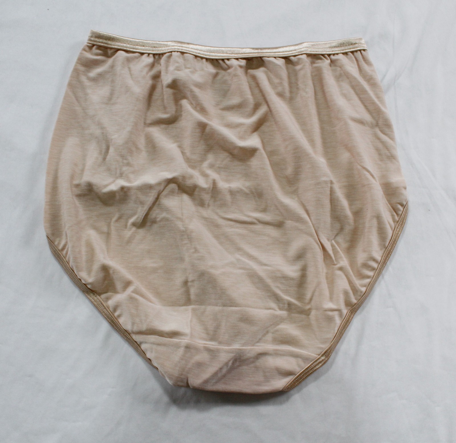 Vanity Fair Women’s Illumination Brief CN6 Rose Beige Size 7 (Large) NWT