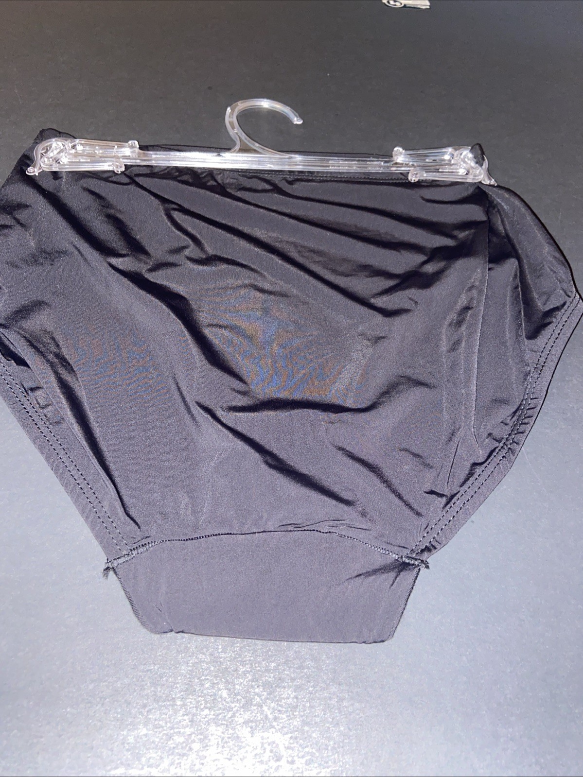 WARNERS BLACK SMOOTH IT OVER BRIEF PANTIES / MEDIUM / 6