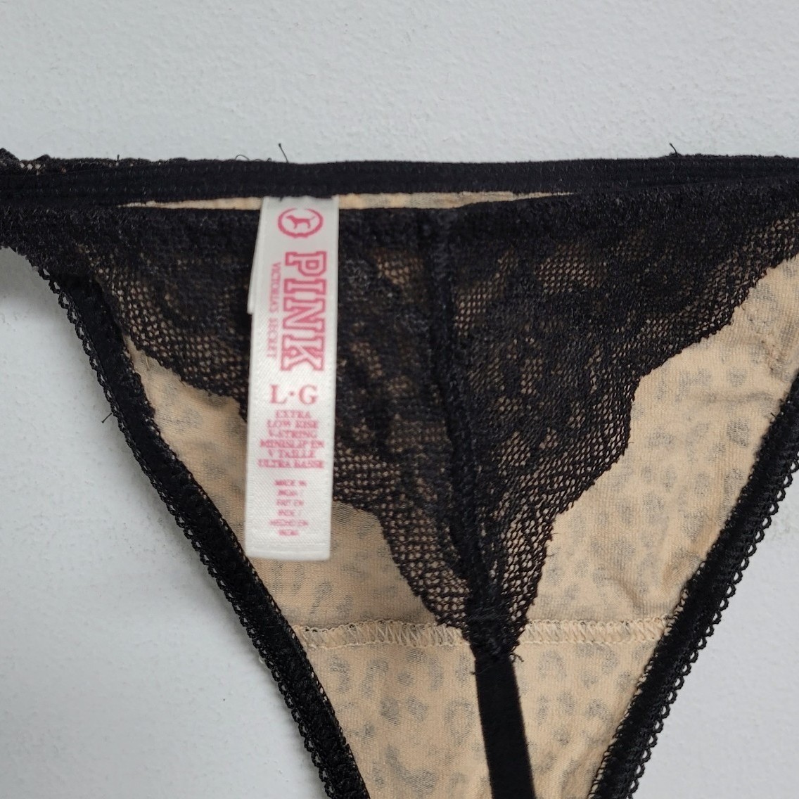 Victoria’s Secret Extra Low Rise V-String Womens Large Lace Panty Animal Print