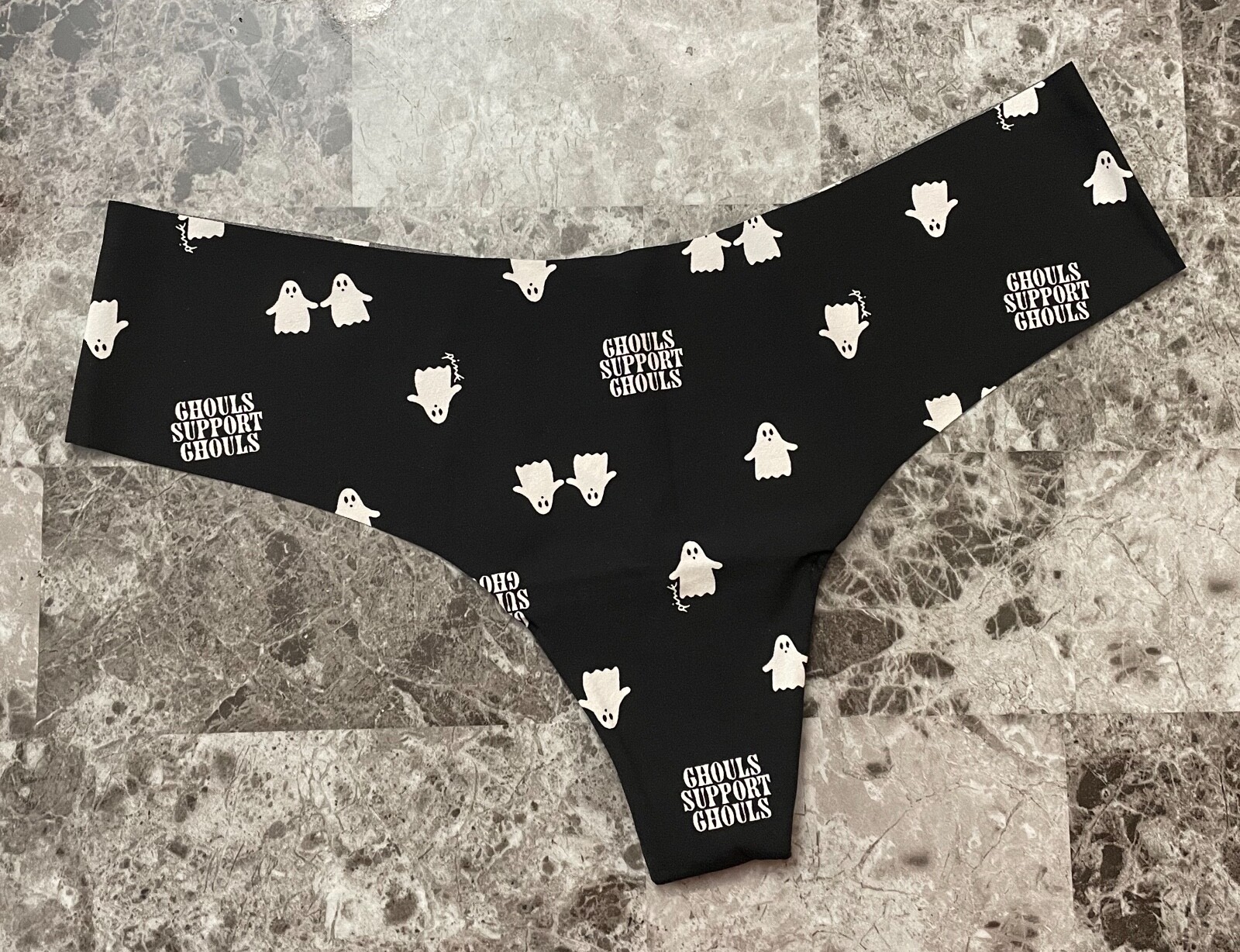 NWOT VICTORIA’S SECRET PINK M BLACK WHITE GHOST GHOUL HALLOWEEN THONG PANTIES