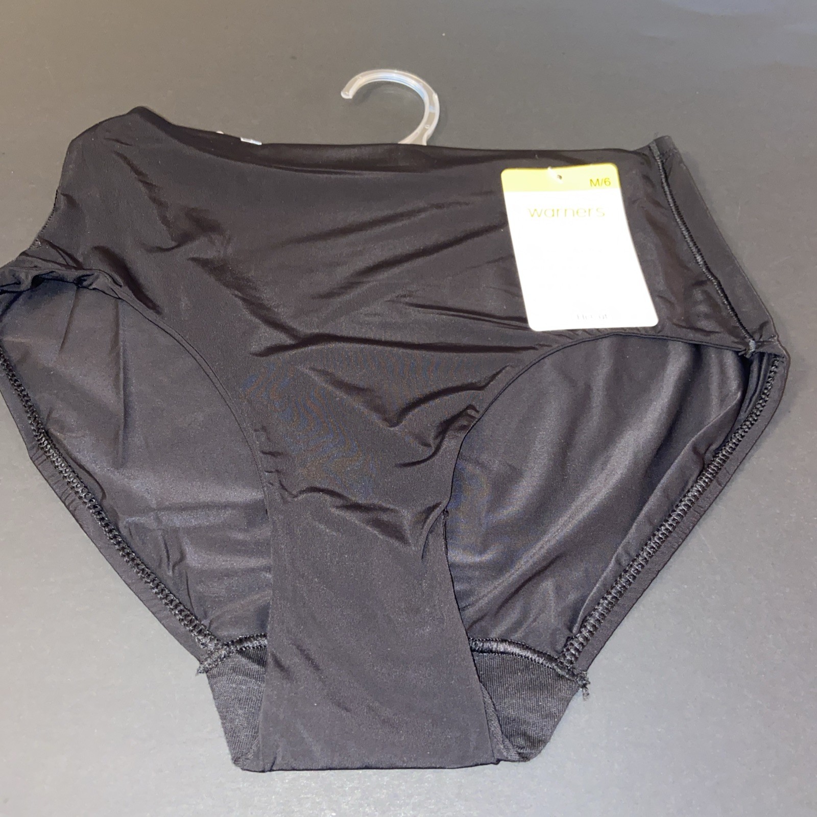 WARNERS BLACK SMOOTH IT OVER BRIEF PANTIES / MEDIUM / 6