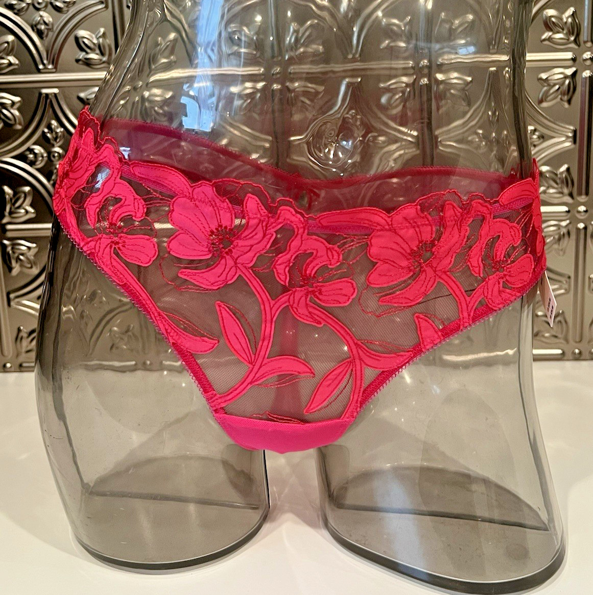 Victoria’s Secret Pop Floral Embroidery THONG Panty Sz S Haute Pink NWT$29