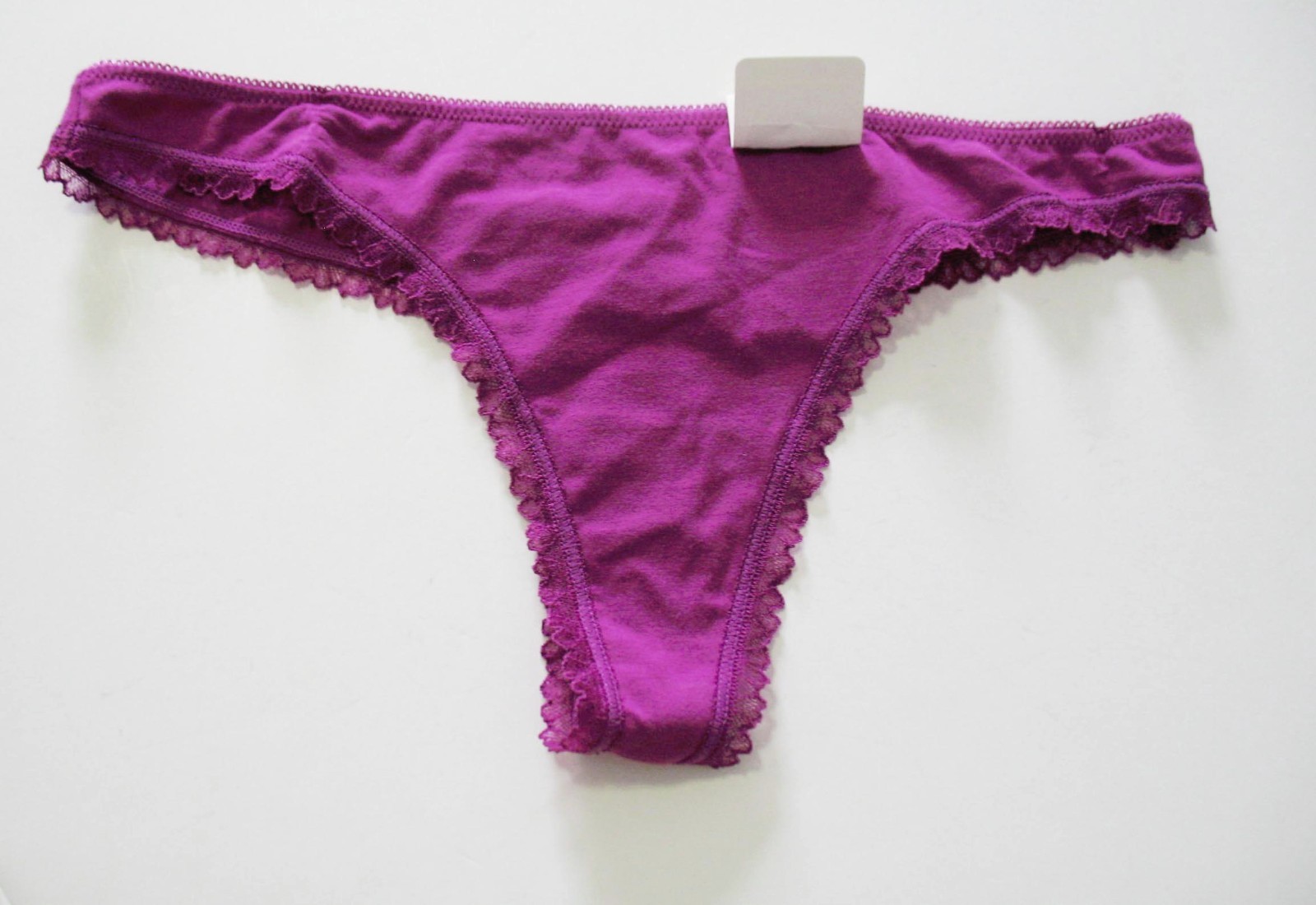 2 b.tempt’d by Wacoal b.natural Thong Panty Hollyhock 976256 Sz S – NWT