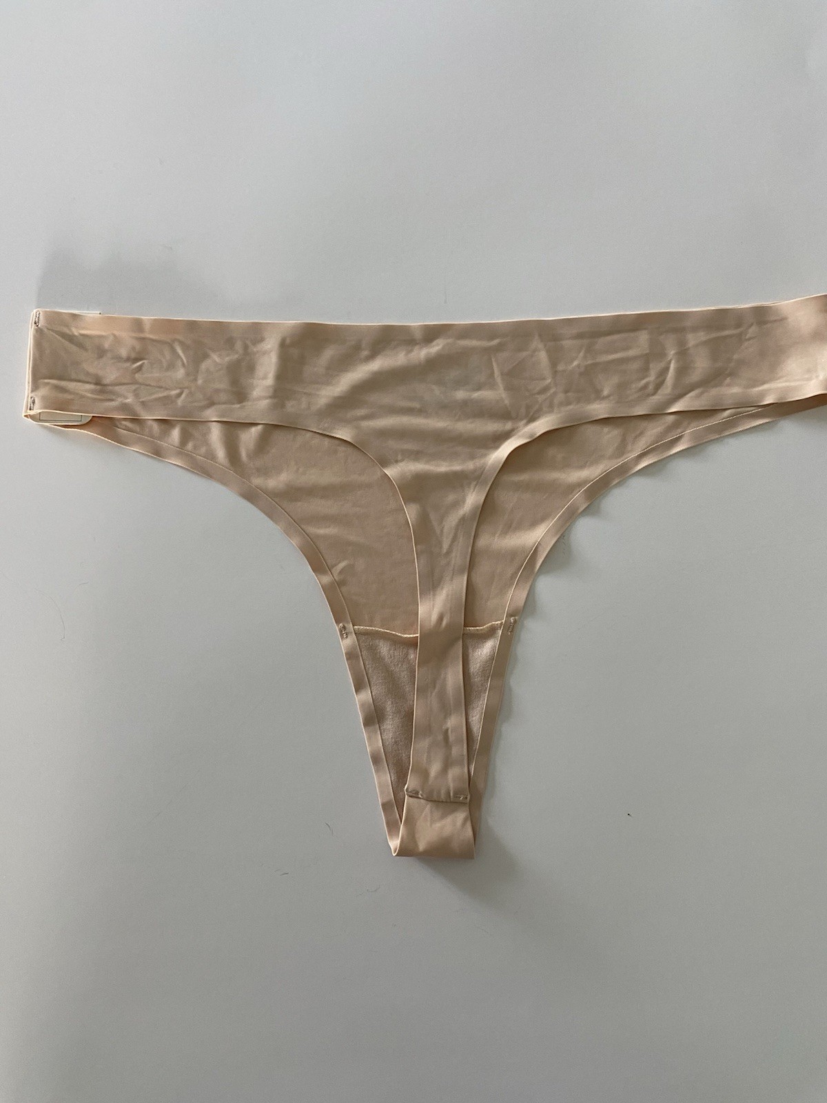 GILLIAN & O’MALLEY XL NUDE NO-SHOW THONG PANTIES New /with original Tags