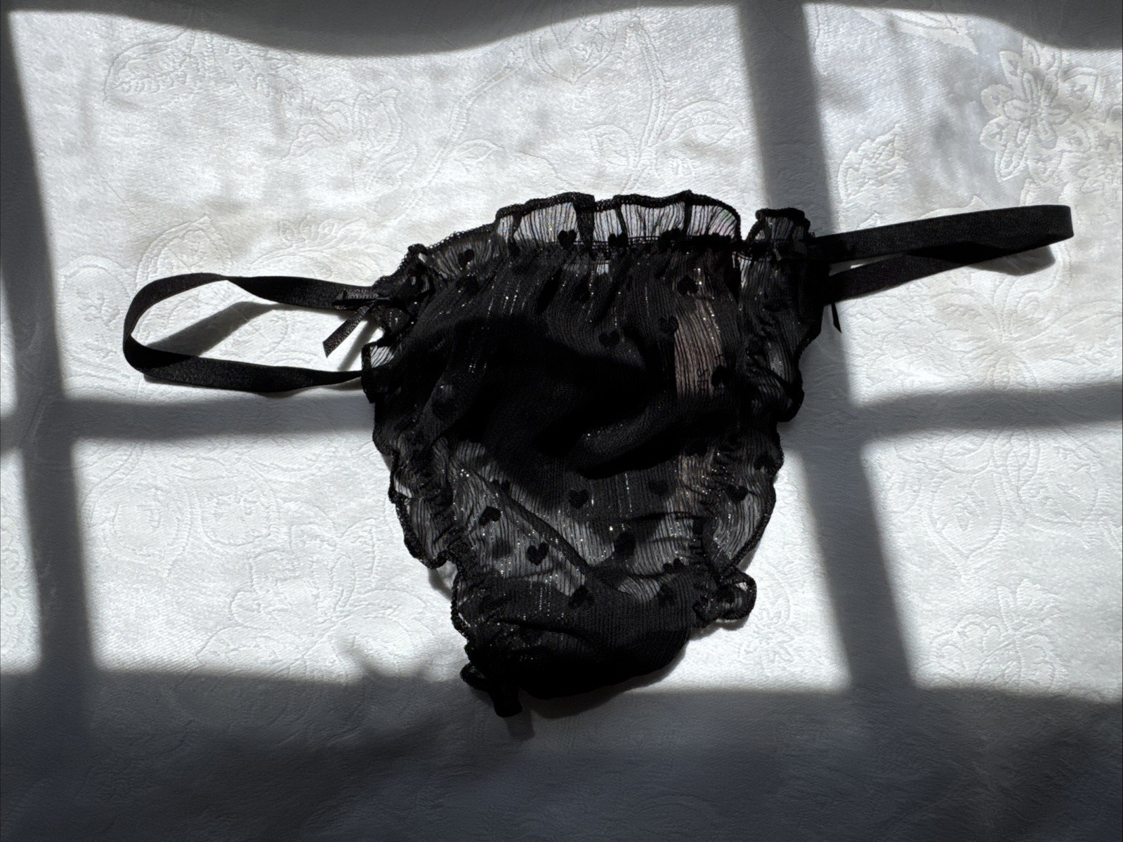 VICTORIA’S SECRET S BLACK HEART V STRING PUCKERED RUFFLE SHIMMER SISSY PANTIES