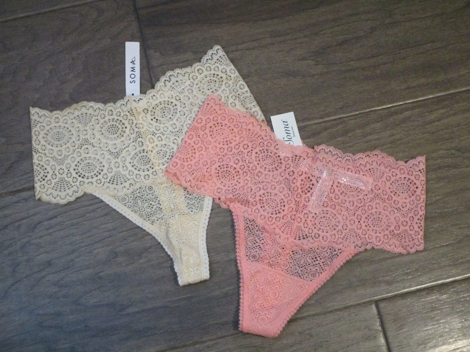 2-PACK SOMA EMBRACEABLE CROCHET HIGH WAIST THONG PANTIES PEACH/SAND SIZE SMALL