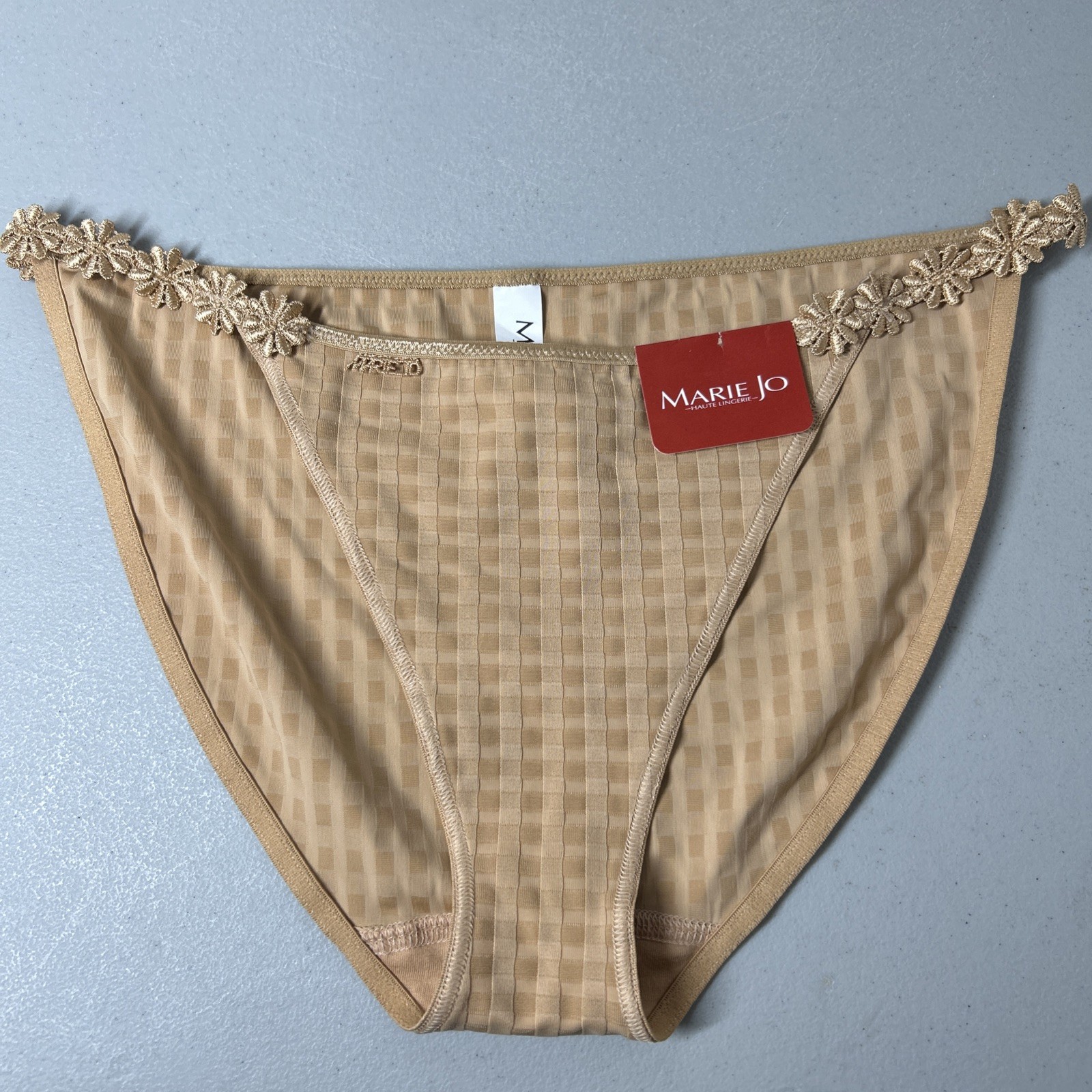 Marie Jo Avero String Bikini Panty Size UK XL Lightweight Feminine 0500412