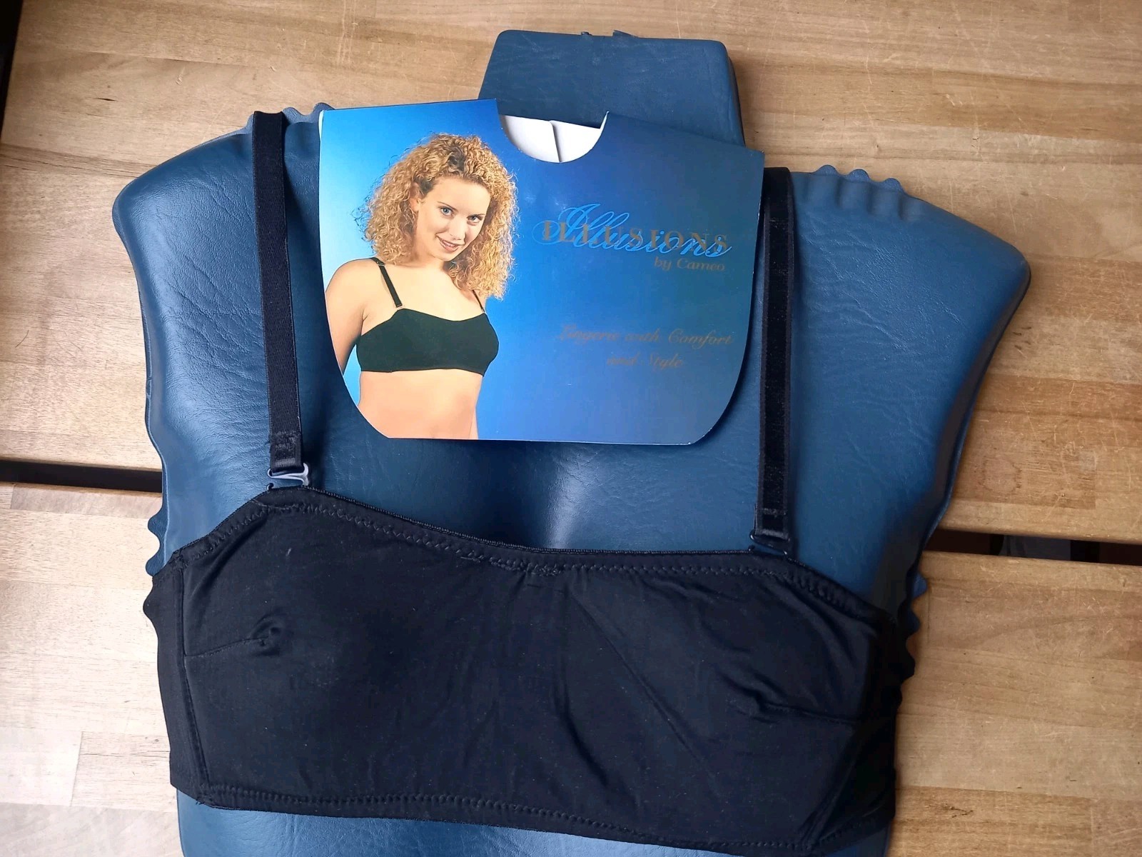 Black Stretchy Seamless Detachable Straps  Strapless Underwired Bra 36A NEW