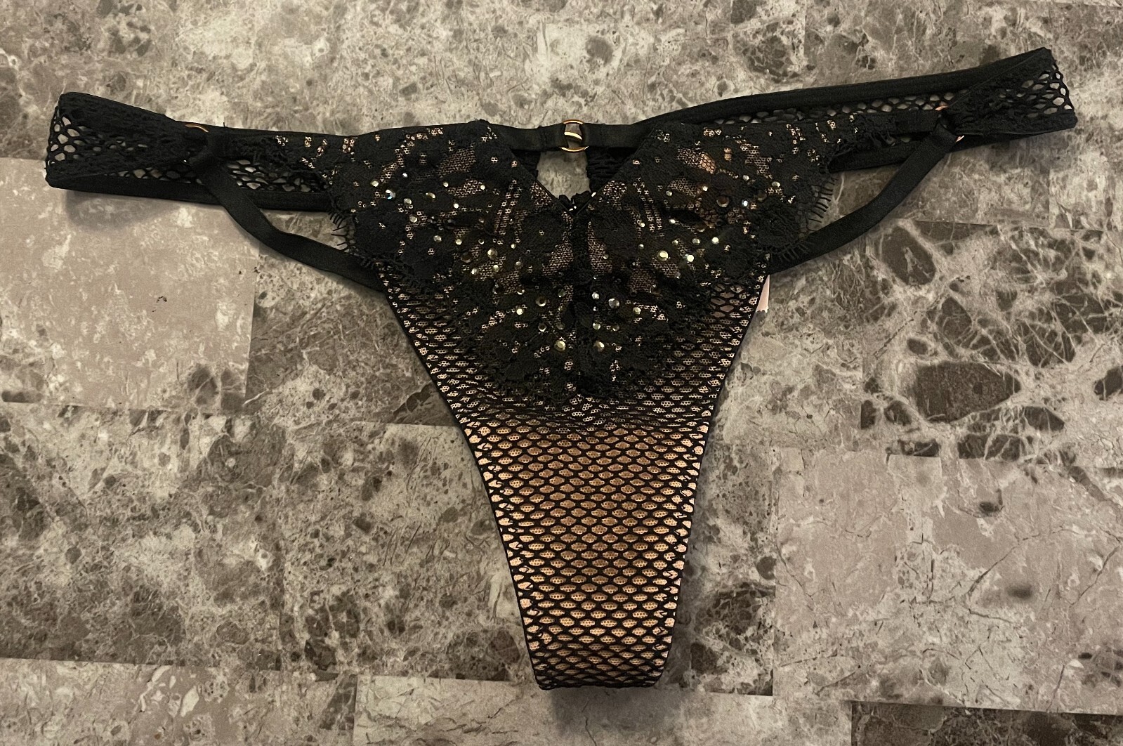 NWT VICTORIA’S SECRET MEDIUM BLACK RHINESTONE FISHNET LACE RARE THONG PANTIES