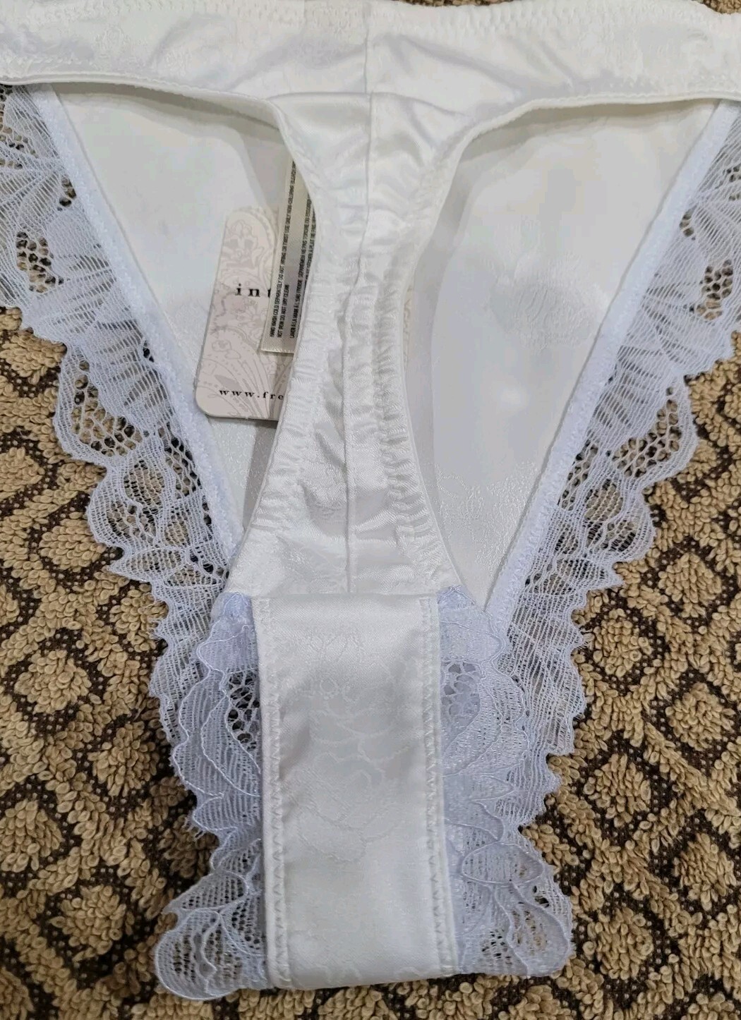 FREE PEOPLE Intimates BUTTERY FEEL LuXury Lace Thong Underwear XS $24.00 nwt