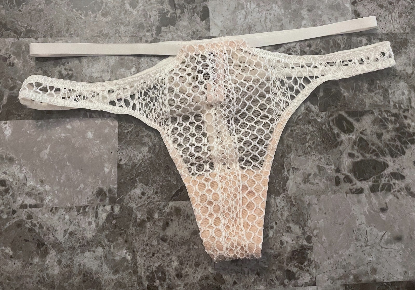 NWT VICTORIA’S SECRET SMALL FISHNET NETTED MESH STRAPPY RARE THONG PANTIES