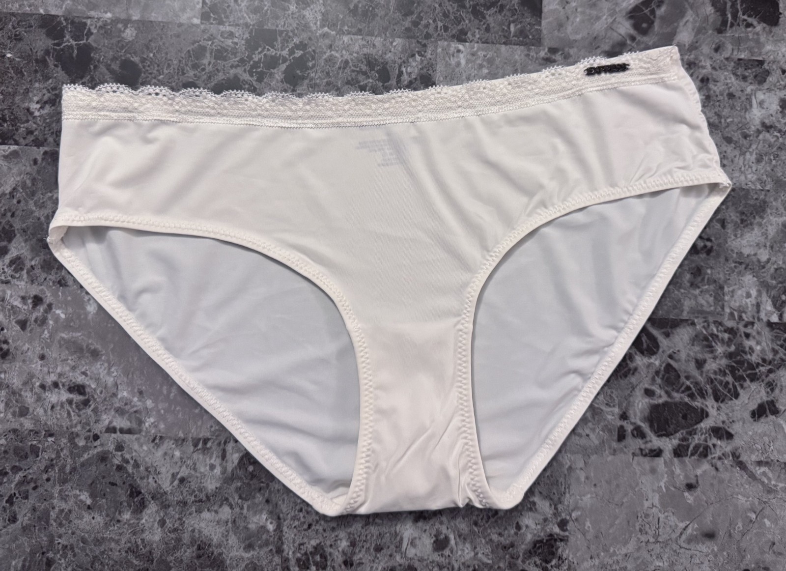 NWOT EXPRESS SMALL WHITE SMOOTH LACE LOGO HARDWARE HIPSTER HIPHUGGER PANTIES