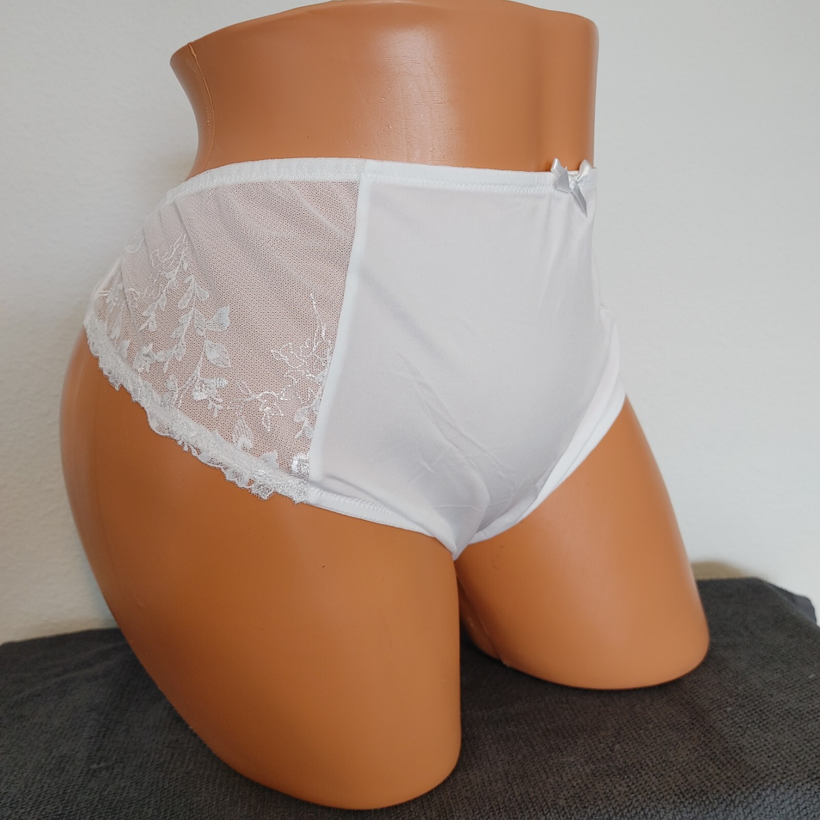 Lane Bryant Cacique High Leg Thong 18/20 Plus Panties White W/ Embroider Flowers