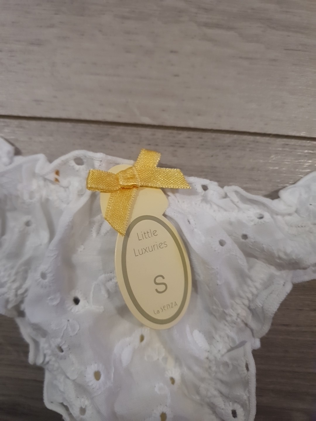 BNWT Vintage La Senza White Woven Broderie Thong Size Small