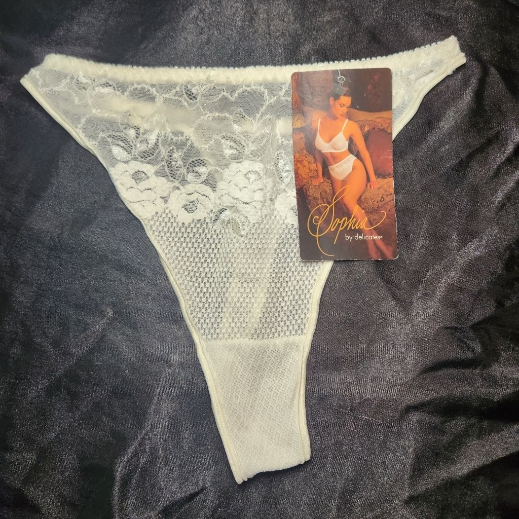 New Vintage Sophia by Delicates for JC Penney Lace White Thong Underwear Panties