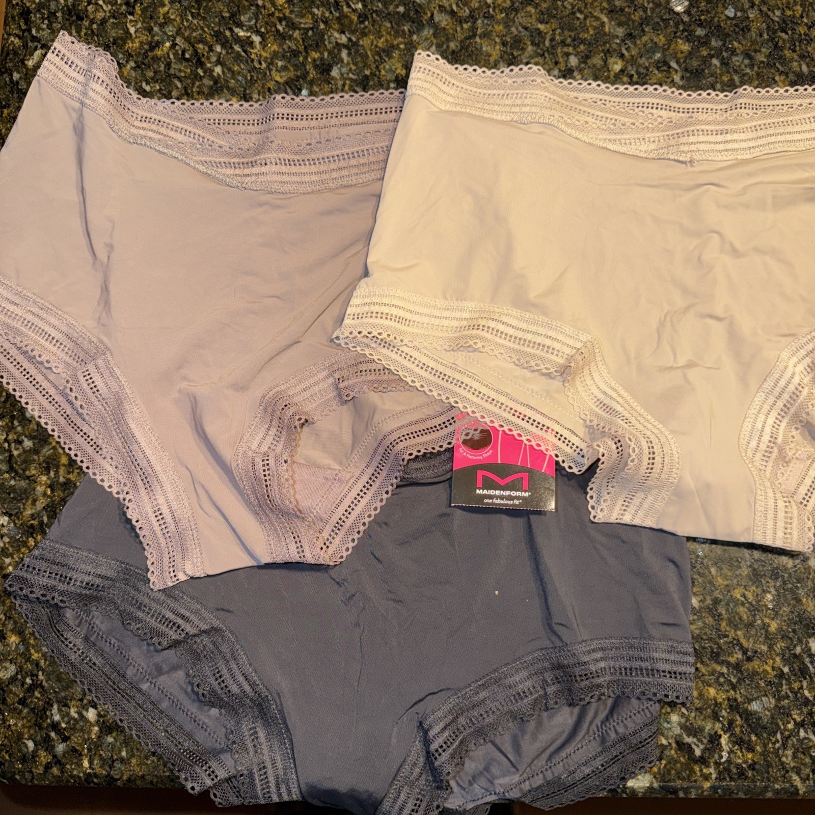 Maidenform Women’s 3 Pack Boyshort Lace 40760 black taupe modern full coverage