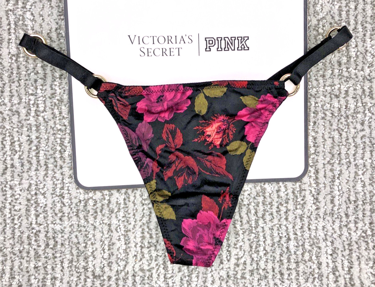 Victoria’s Secret Very Sexy NWT Ring Hardware Floral V String Panty Small Black
