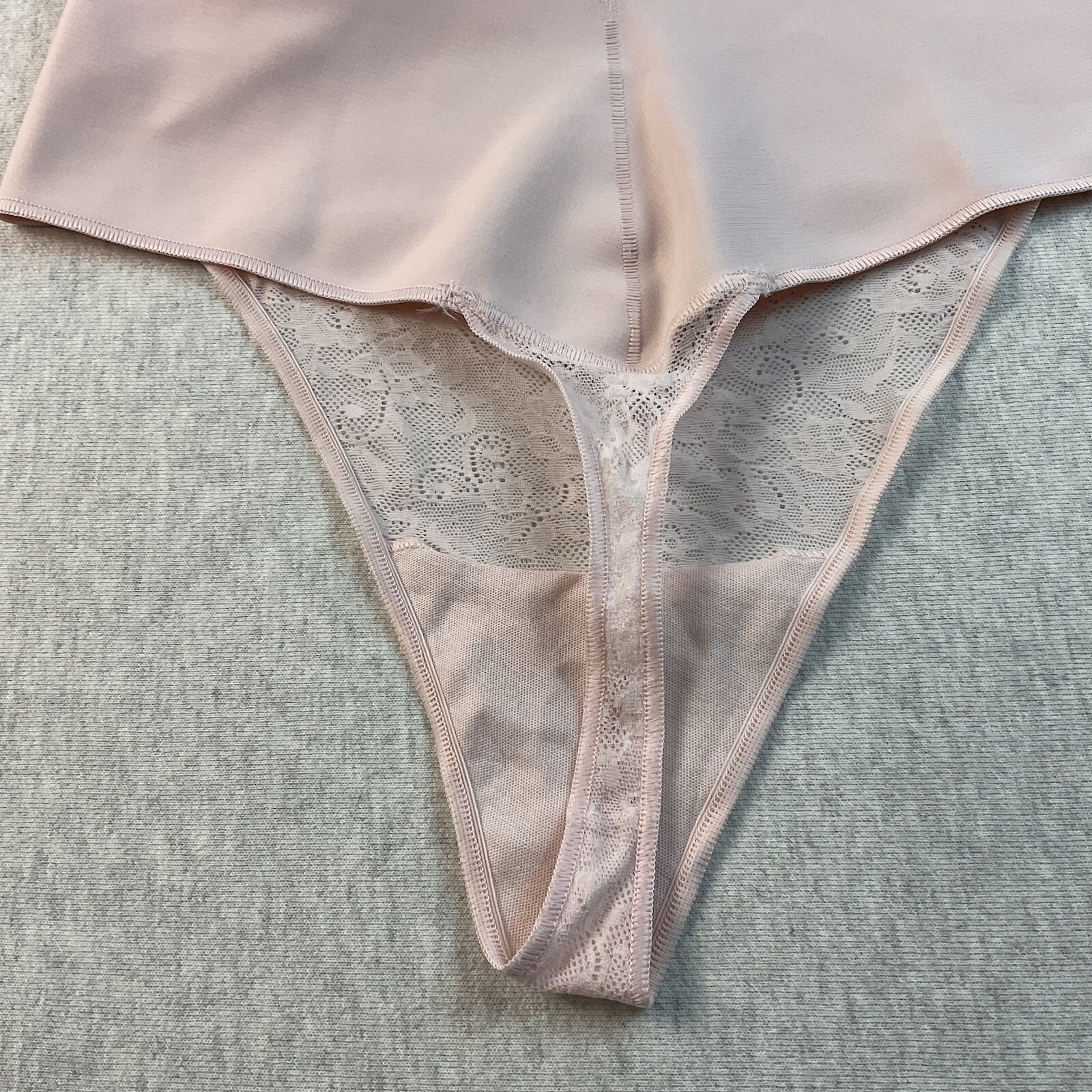 Maidenform Women’s Shaping lace thong Shaping Waistband Size: XL Color: Pink