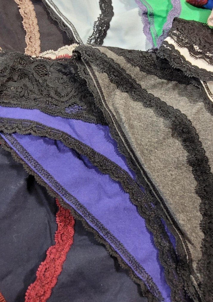 Sexy Basics 24/7 Anywear Women’s 12-Pack Lace Trim Panties – Size Small