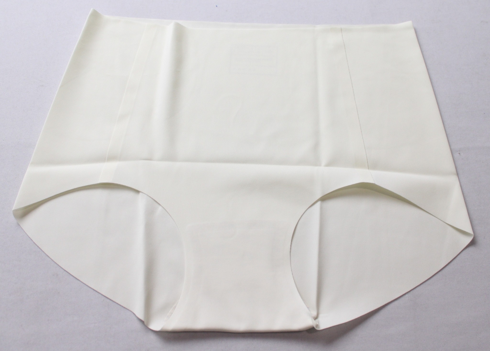 Seamless Lingerie Women’s Second Skin Seamless Boyshorts DH3 Vanilla L/XL NWT