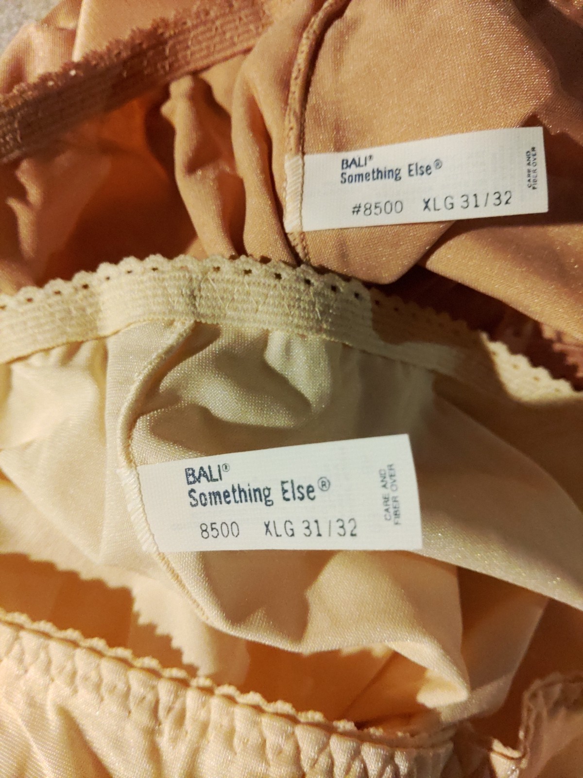Bali “Something Else” Brief Panties Size 8 85% Antron III Nylon 15% Lycra