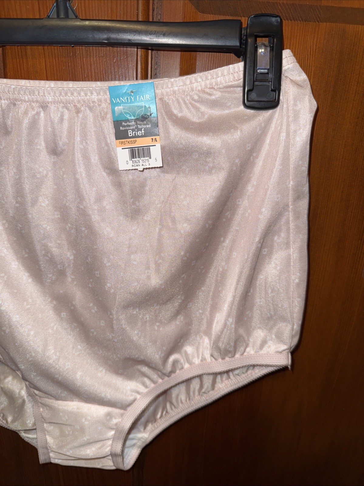 Woman’s Vanity Fair 15712 Perfectly Yours Ravissant Panties NWT Sz 7 L Pink