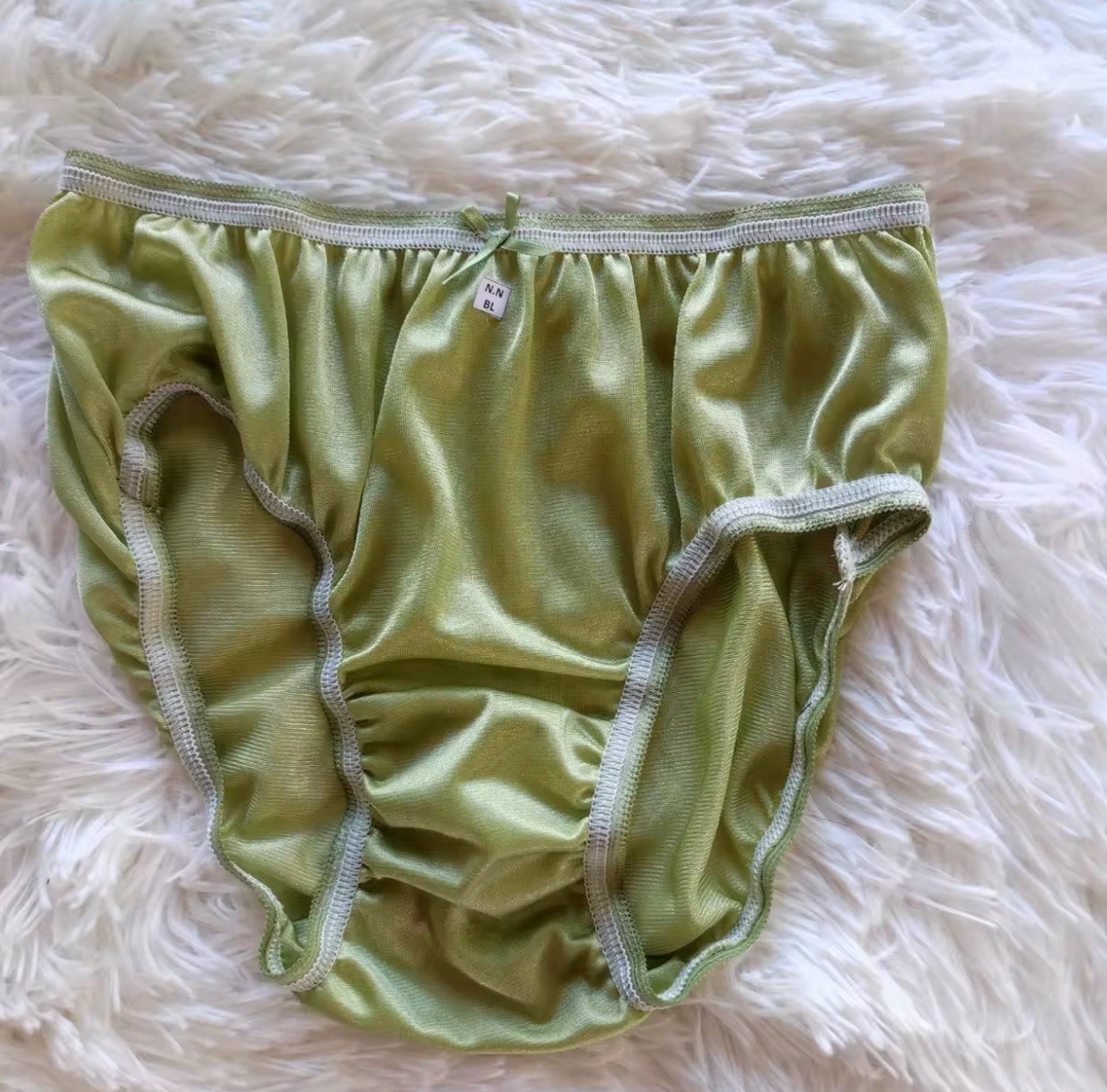 Women Bikini Underwear Nylon Panties Soft Quick Dry Size L Hip 32-38 Inch Random