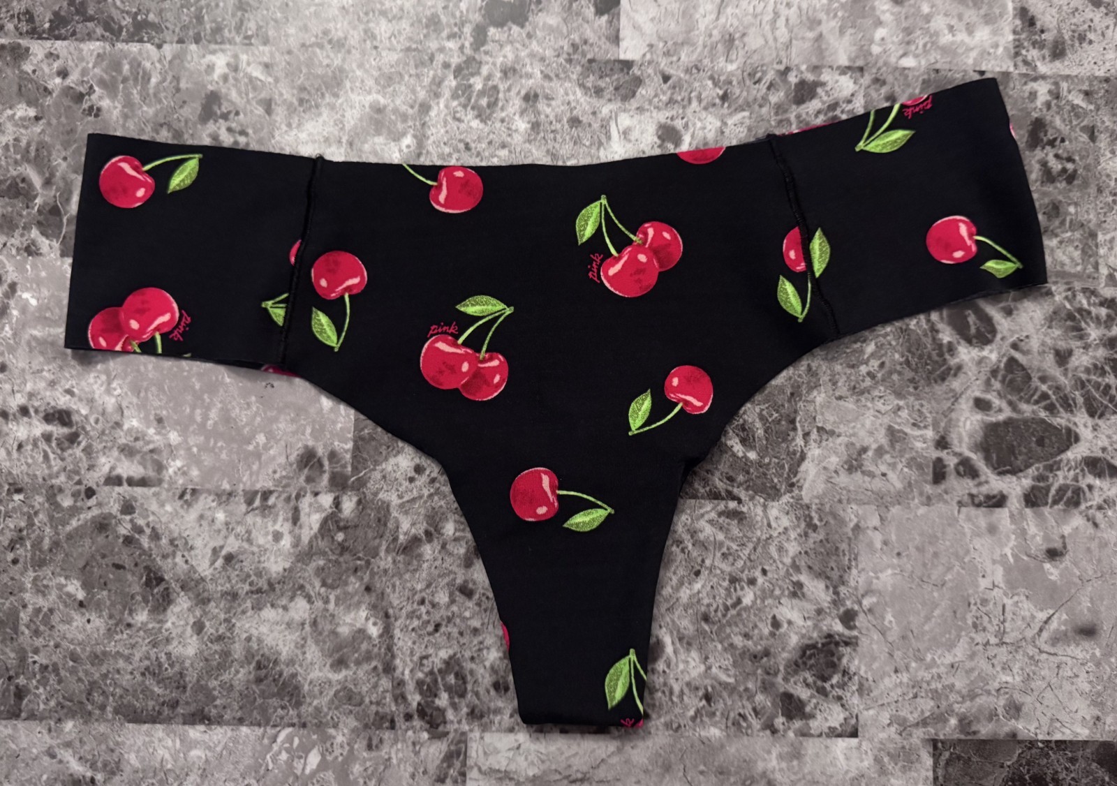 NWT VICTORIA’S SECRET PINK M BLACK RED CHERRY PRINT RARE NO SHOW THONG PANTIES