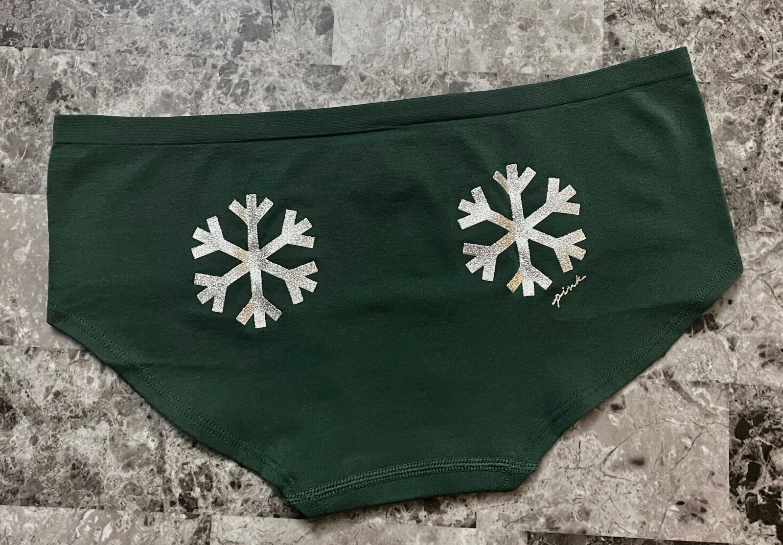 NWT VICTORIA’S SECRET PINK GREEN SILVER SHINE SNOWFLAKE SEAMLESS HIPSTER PANTIES