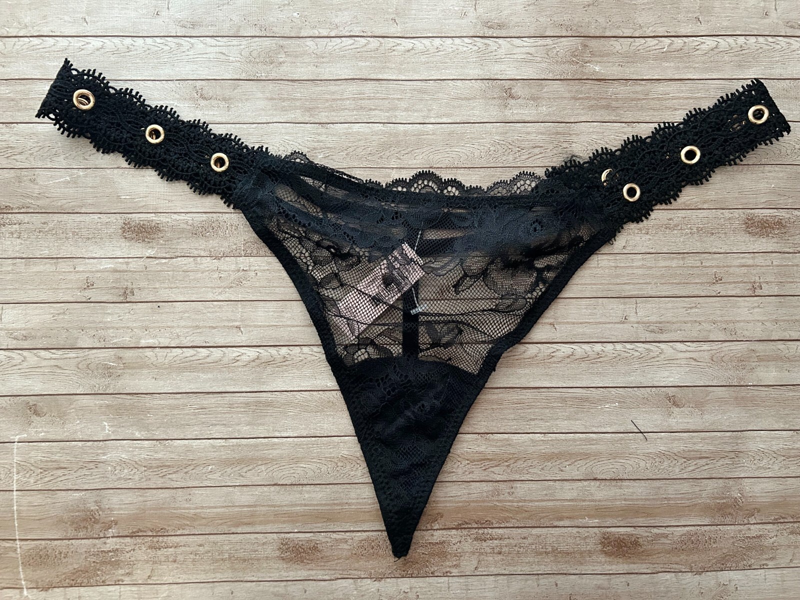 NWT Victoria’s Secret Very Sexy Rose Lace & Grommet V- String Panty Black M