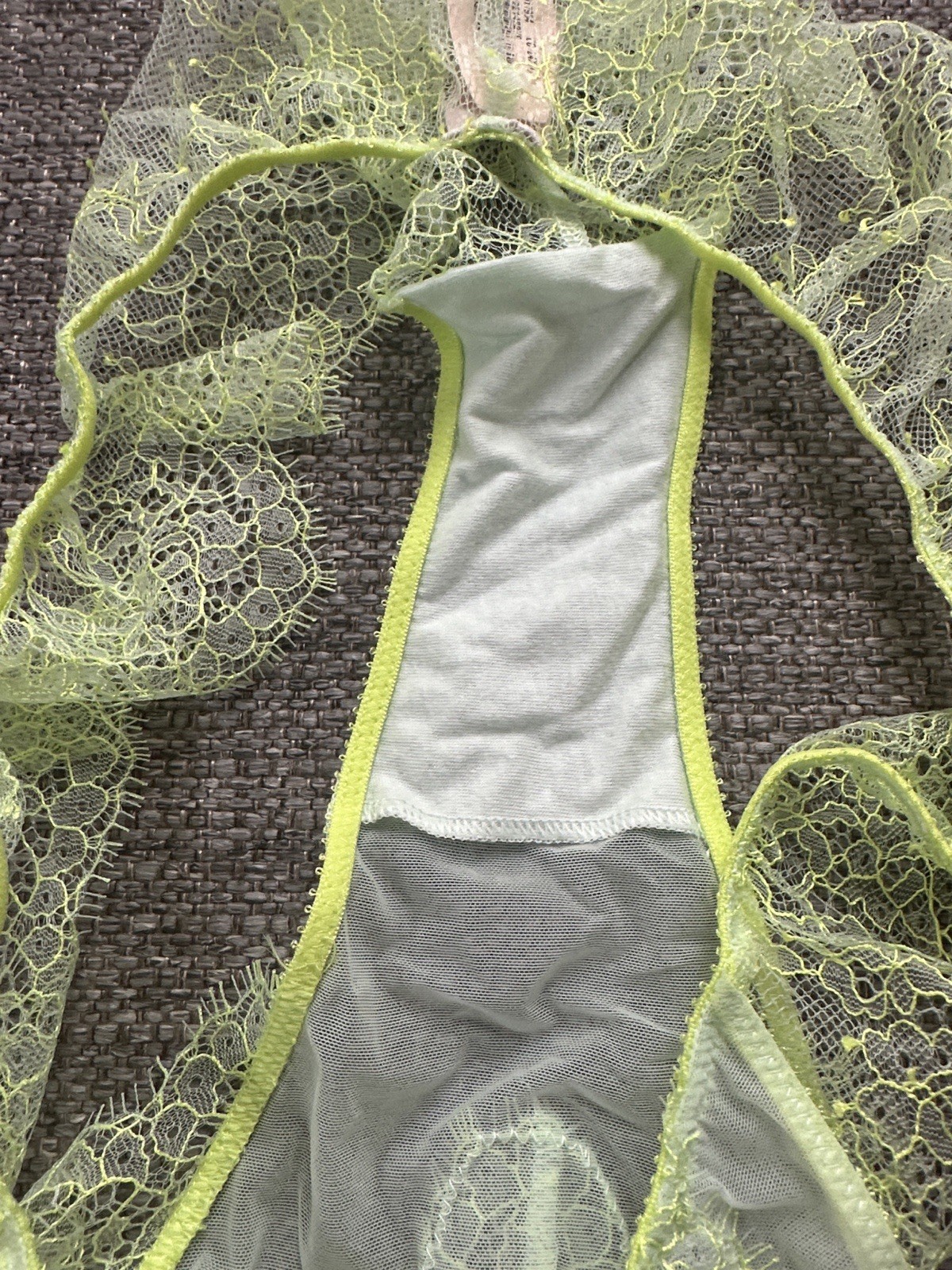 2013 Limited Edition Fashion Show Victoria’s Secret Low Rise Cheekini Medium NWT