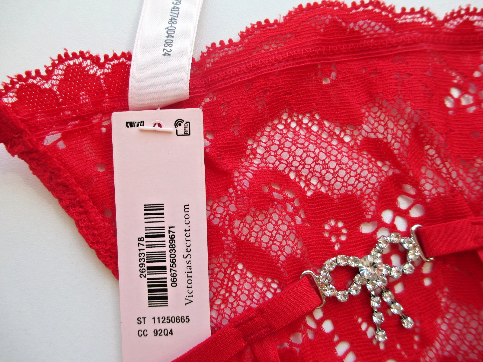 VICTORIA’S SECRET DREAM ANGELS V-String Thong Panty M L Red NWT Hardware Shine