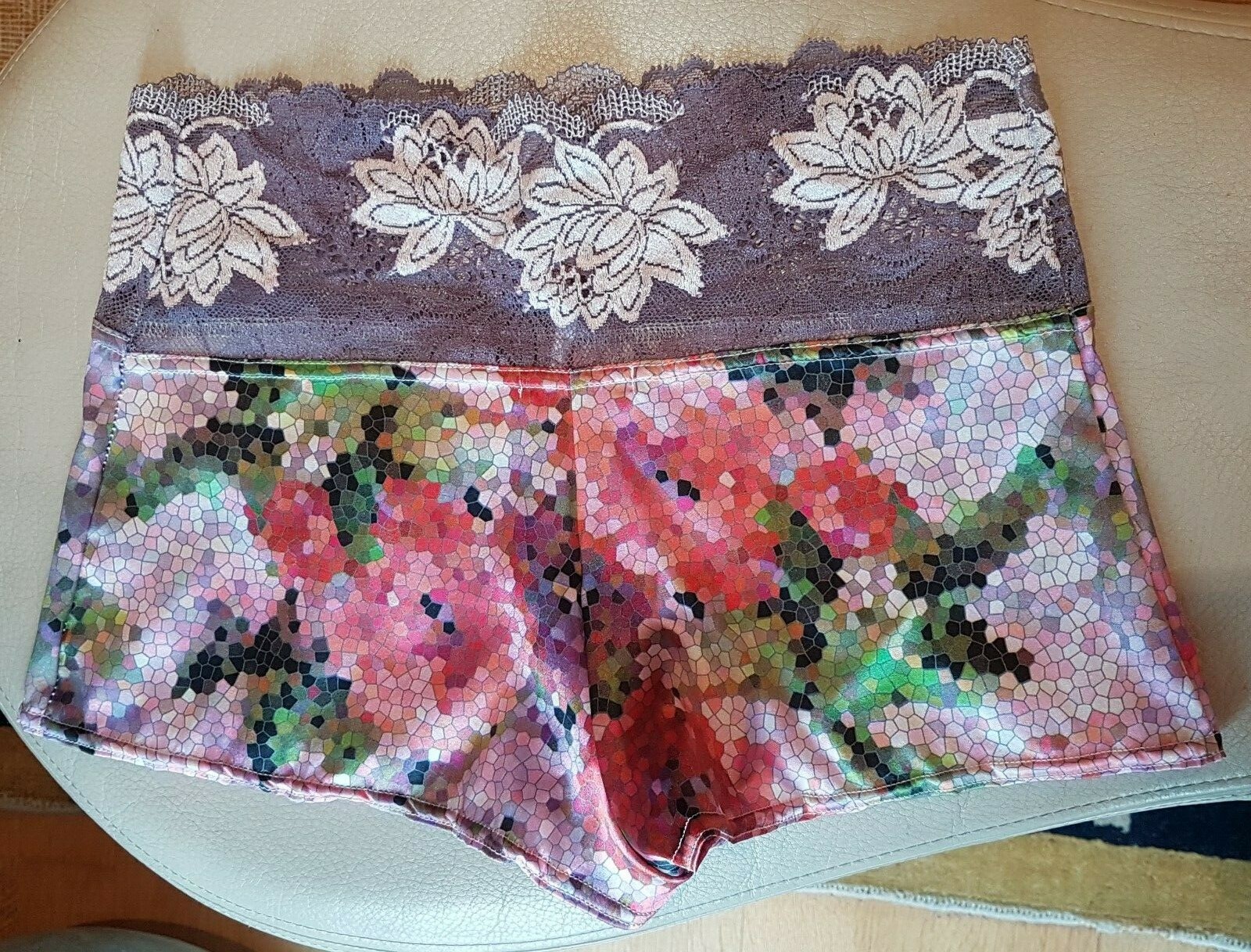 Antonia Ghazlan Multicoloured Silk and Mauve/Lilac Lace Shorts S
