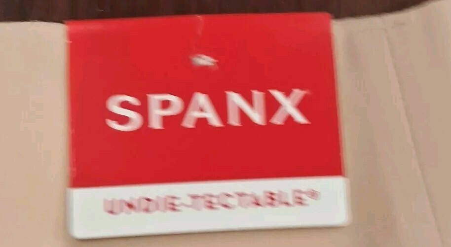 New w/Tags Women’s SPANX Undie Tectable Thong Panty Size Small Color Soft Nude