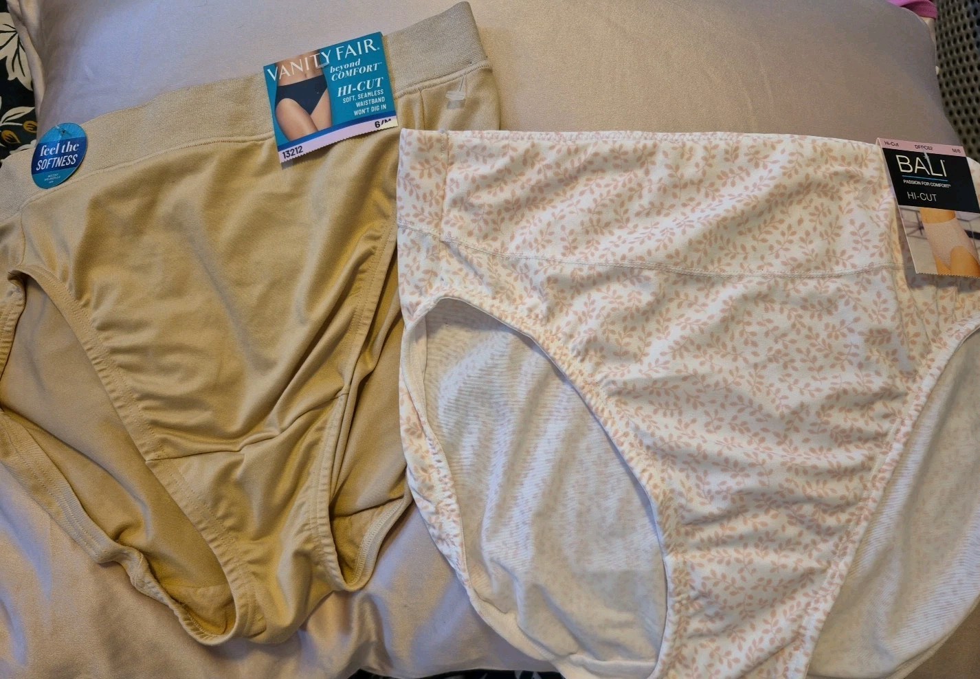Nwt Bali & Vanity Fair Medium/6 Hi-Cut Briefs Panties Underwear Lot Of 2 Undies