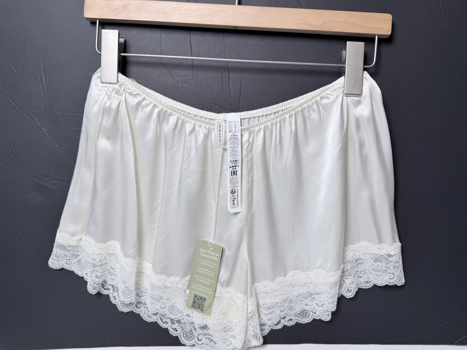Intimissimi Lace Shorts in ivory and White Stretch Lace Size Small
