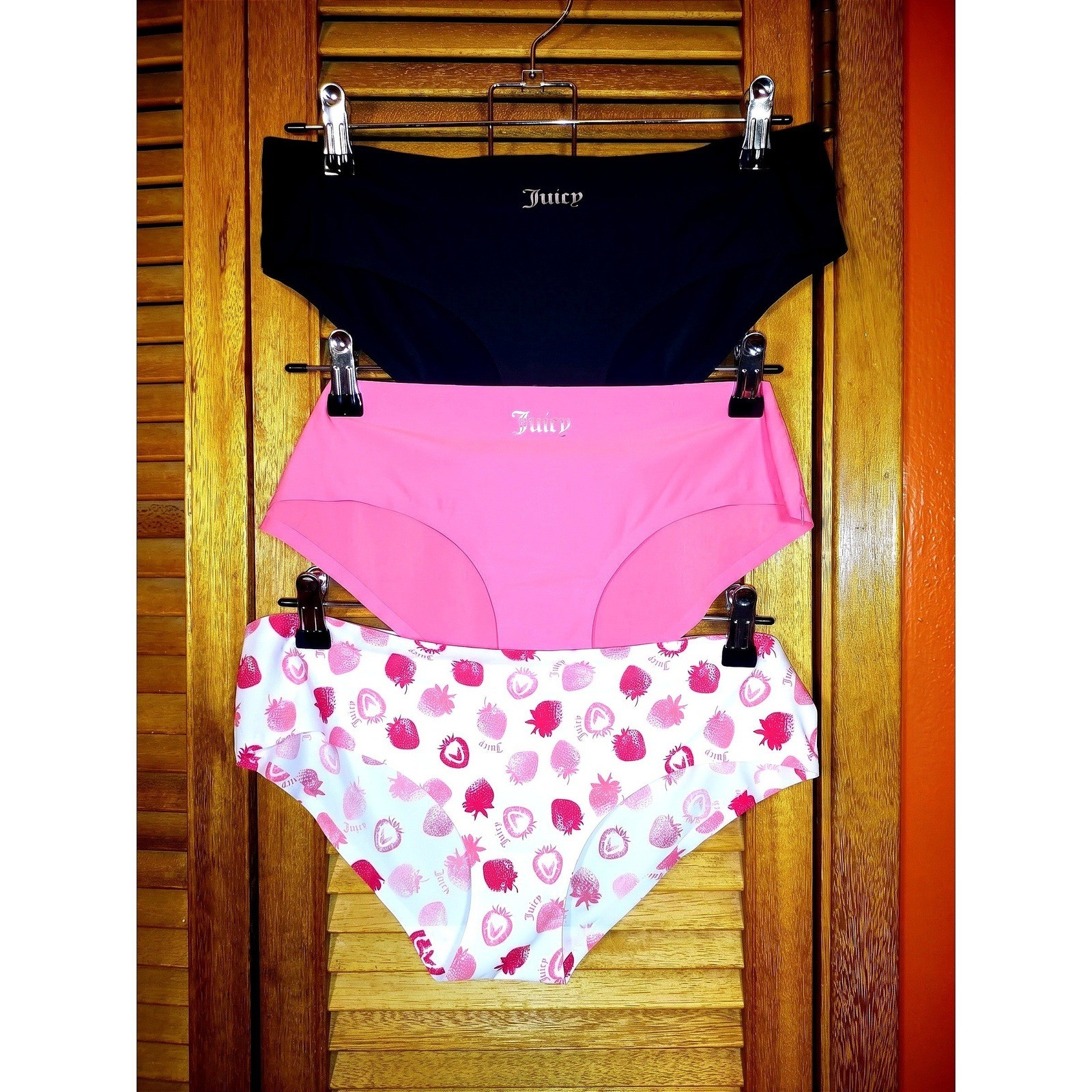 Juicy Couture Panties Large Hipster No Panty Line Blk Pnk Strawberry NWOT 3-Pack