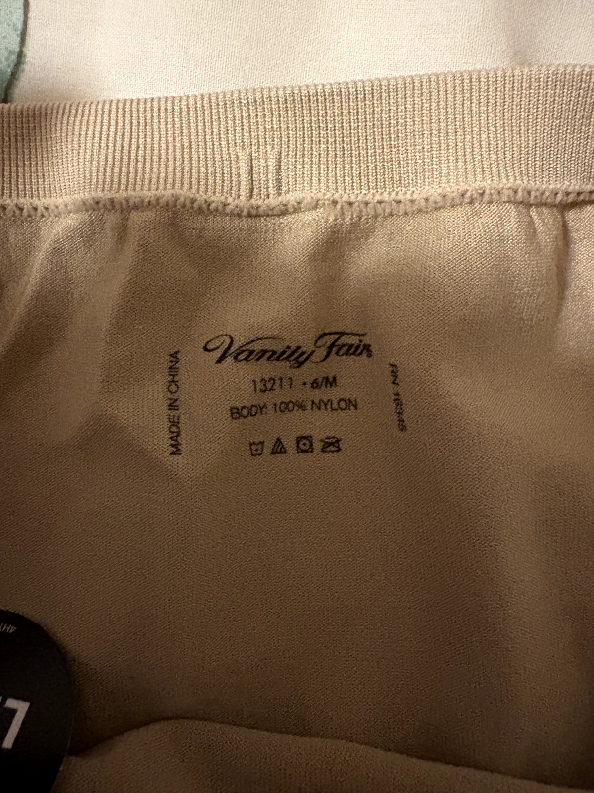 Vanity Fair Seamless Hi-Cut Damask Neutral Size 6/M