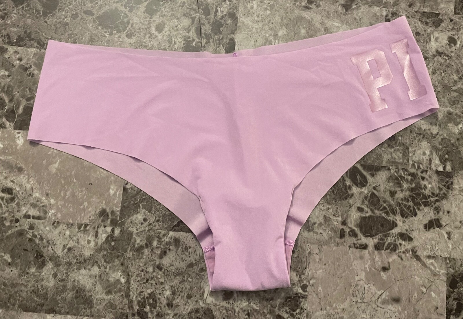 VICTORIA’S SECRET PINK M LAVENDER PURPLE LOGO NO SHOW RARE CHEEKSTER PANTIES