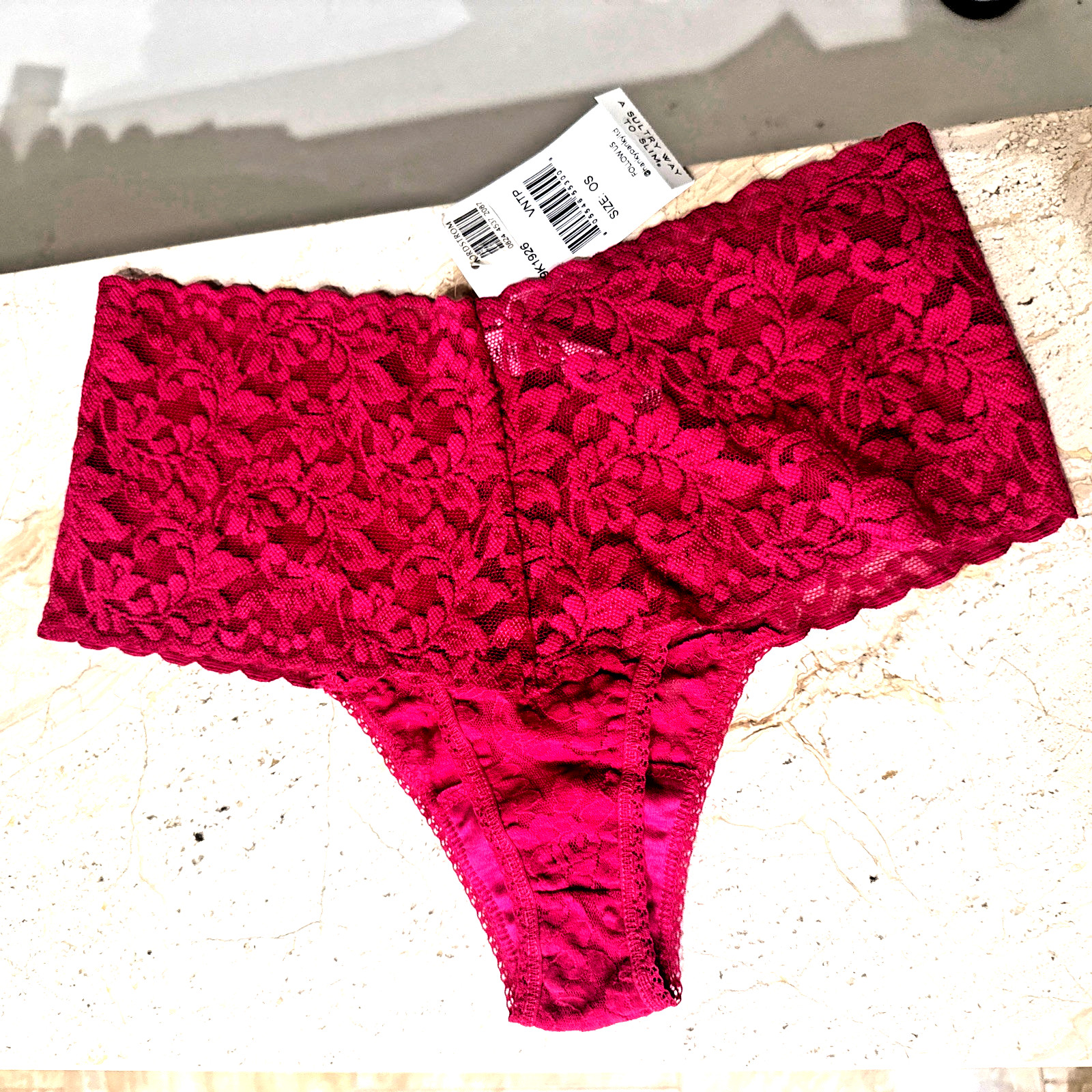 Hanky Panky Pantie Fuschia Lace Retro Thong 0-12 Nylon NWT China