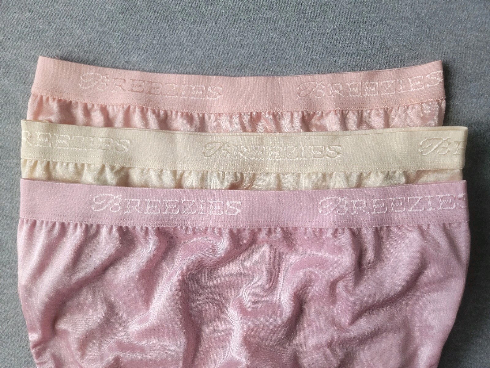 Breezies Signature Second Skin Satin Stretch Hi-Cut Brief Panties VTG NEW 6