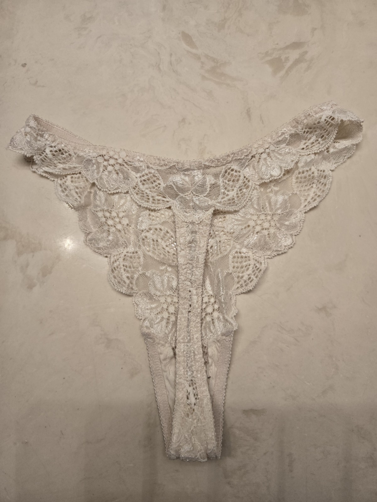 Vintage Victoria’s Secret White Lace Thong 1997 Size Medium
