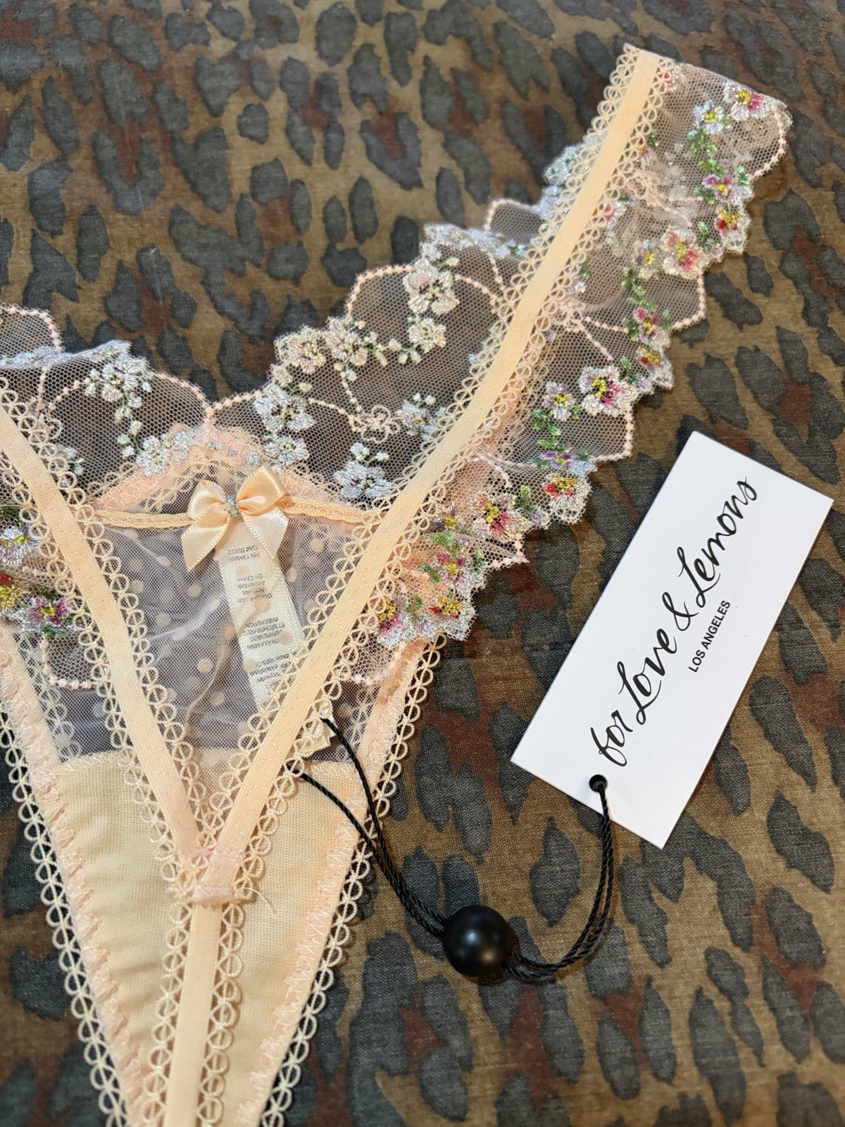 VS LOVE & LEMONS Peach Embroidered Metallic Threads Floral Lace Bows Thong NWT M